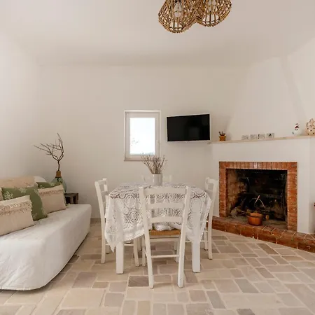 Trullo Cargiulo: Rustic Elegance In * מרטינה פרנקה