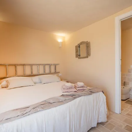 Trullo Cargiulo: Rustic Elegance In Apartment