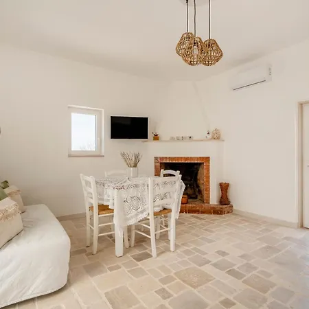 Trullo Cargiulo: Rustic Elegance In *
